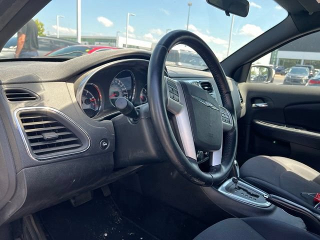 Used 2013 Chrysler 200 Touring FWD image 9