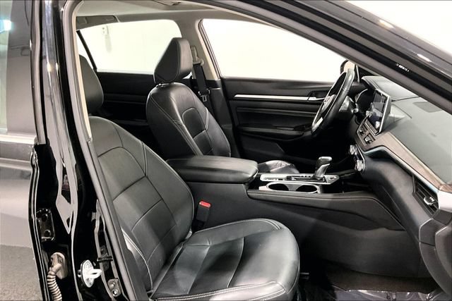 Used 2022 Nissan Altima 2.5 Platinum AWD/4WD image 36