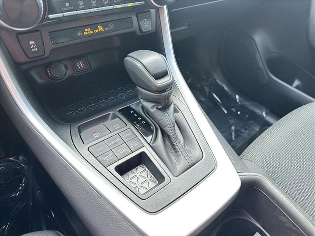 Certified 2025 Toyota RAV4 LE image 17