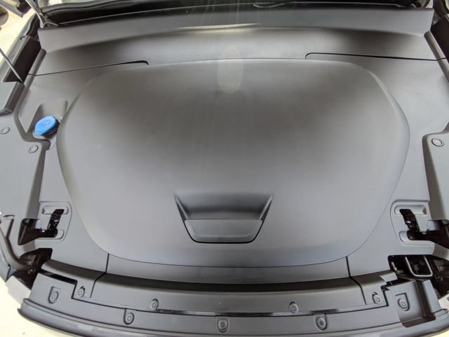 Certified 2023 Volvo XC40 Recharge Ultimate AWD/4WD image 11