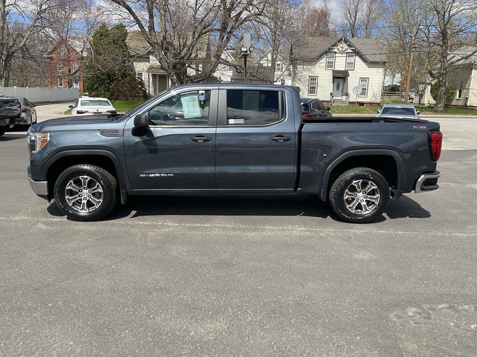 Used 2021 GMC Sierra 1500 4x4 Crew Cab w/ Sierra Value Package image 2