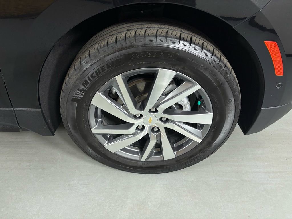 Used 2023 Chevrolet Equinox Premier image 13