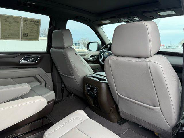 Used 2023 Chevrolet Suburban Z71 w/ Z71 Off-Road Package AWD/4WD image 34