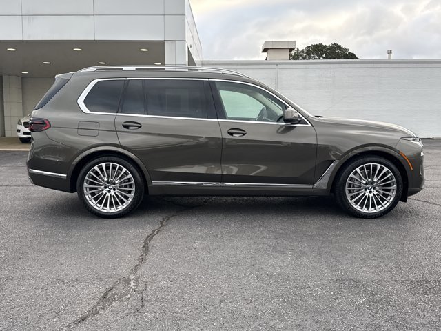 Used 2026 BMW X7 xDrive40i AWD/4WD image 2