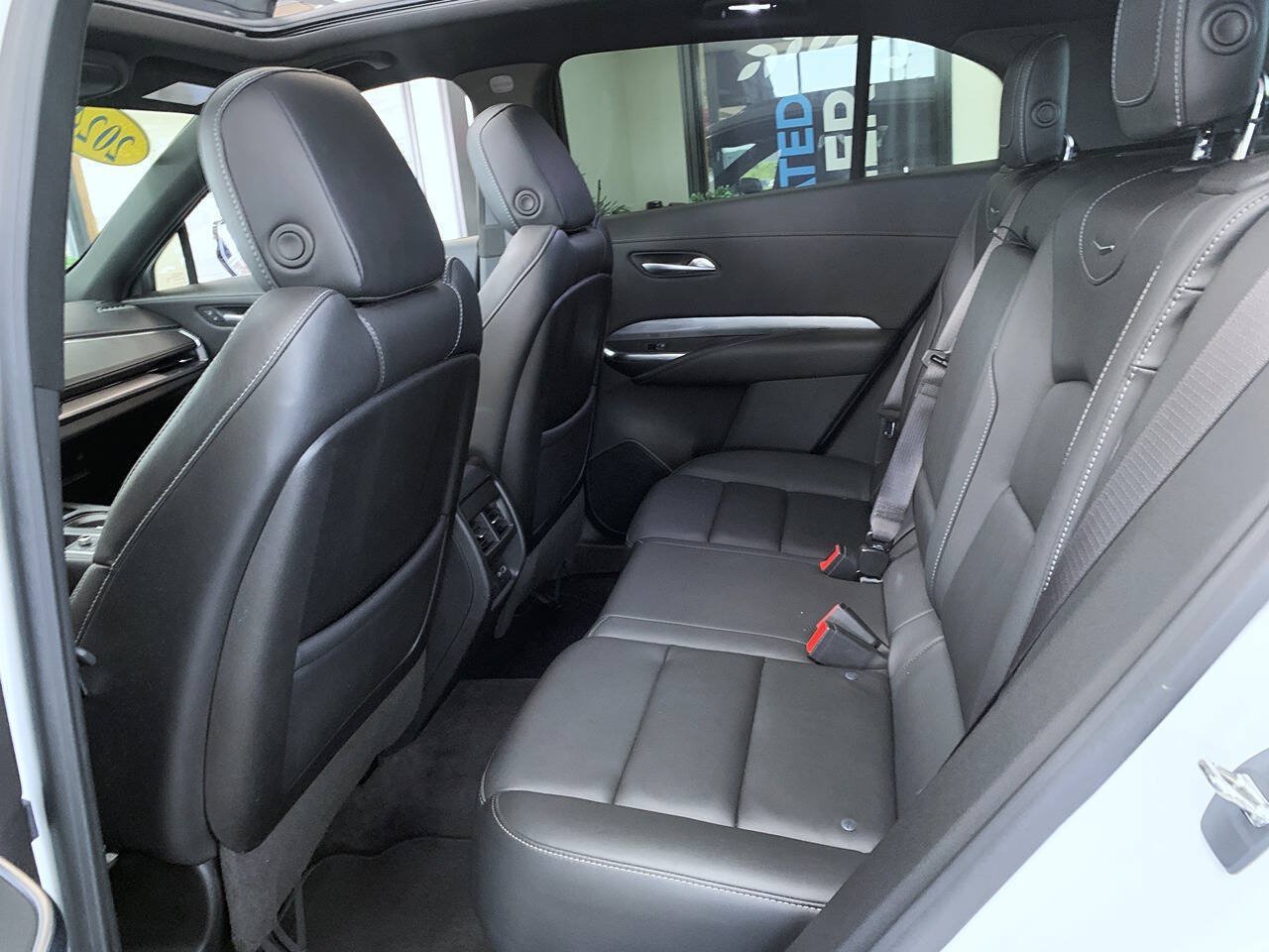 Used 2024 Cadillac XT4 Premium Luxury w/ Cold Weather Package AWD/4WD image 19