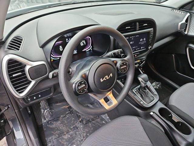 Used 2023 Kia Soul LX image 10