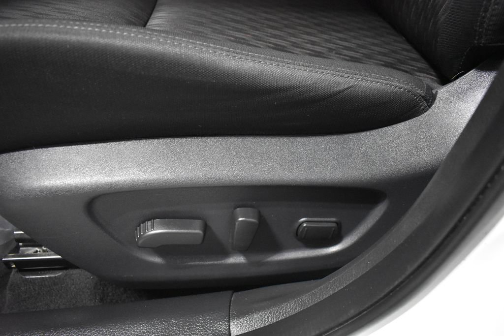 Used 2019 Nissan Rogue SV image 17