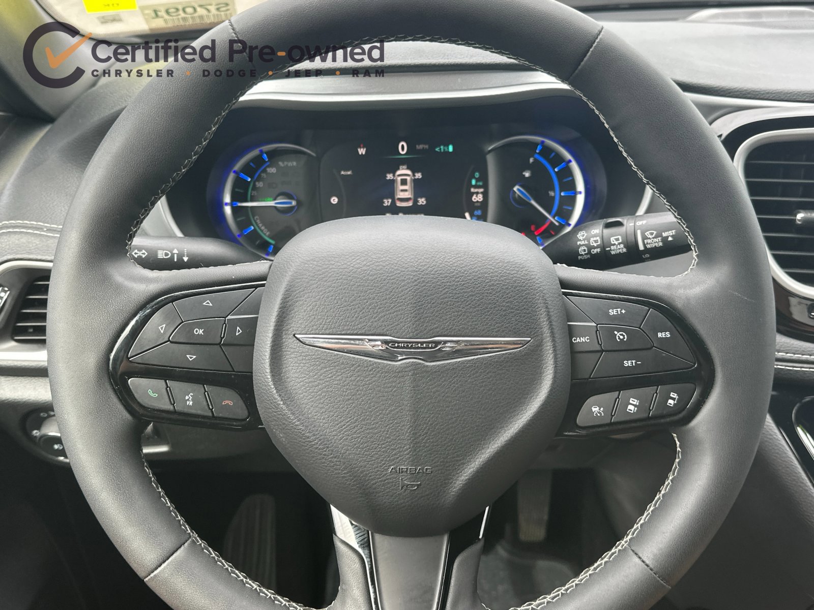 Used 2023 Chrysler Pacifica Touring-L w/ S Appearance Package FWD image 25