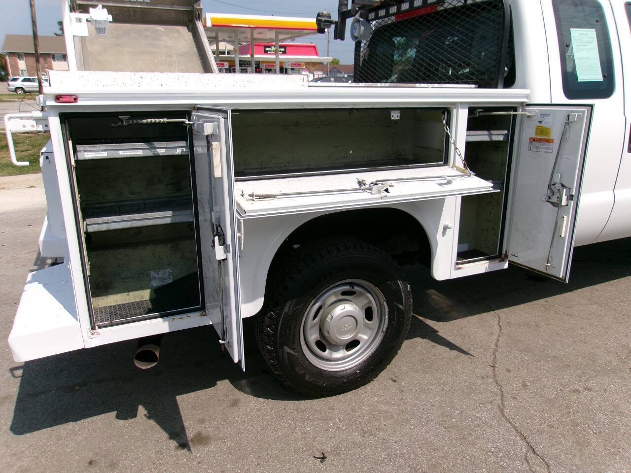 Used 2015 Ford F250 XL w/ Camper Package AWD/4WD image 11