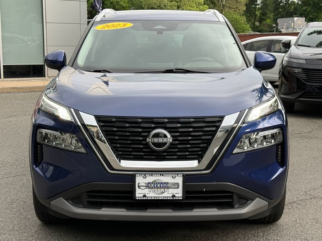 Used 2023 Nissan Rogue SV w/ SV Premium B Package AWD/4WD image 2