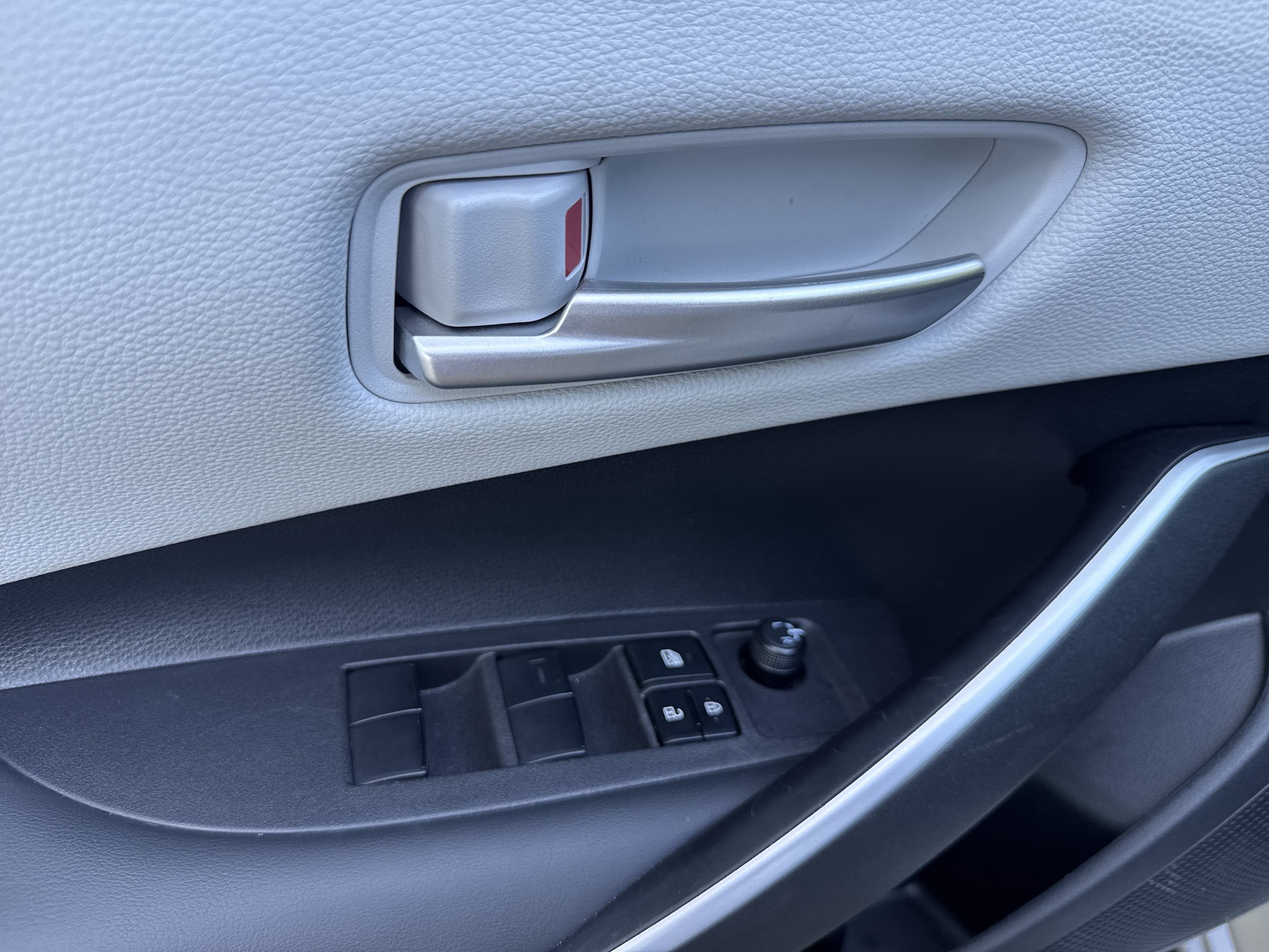 Used 2024 Toyota Corolla SE FWD image 9