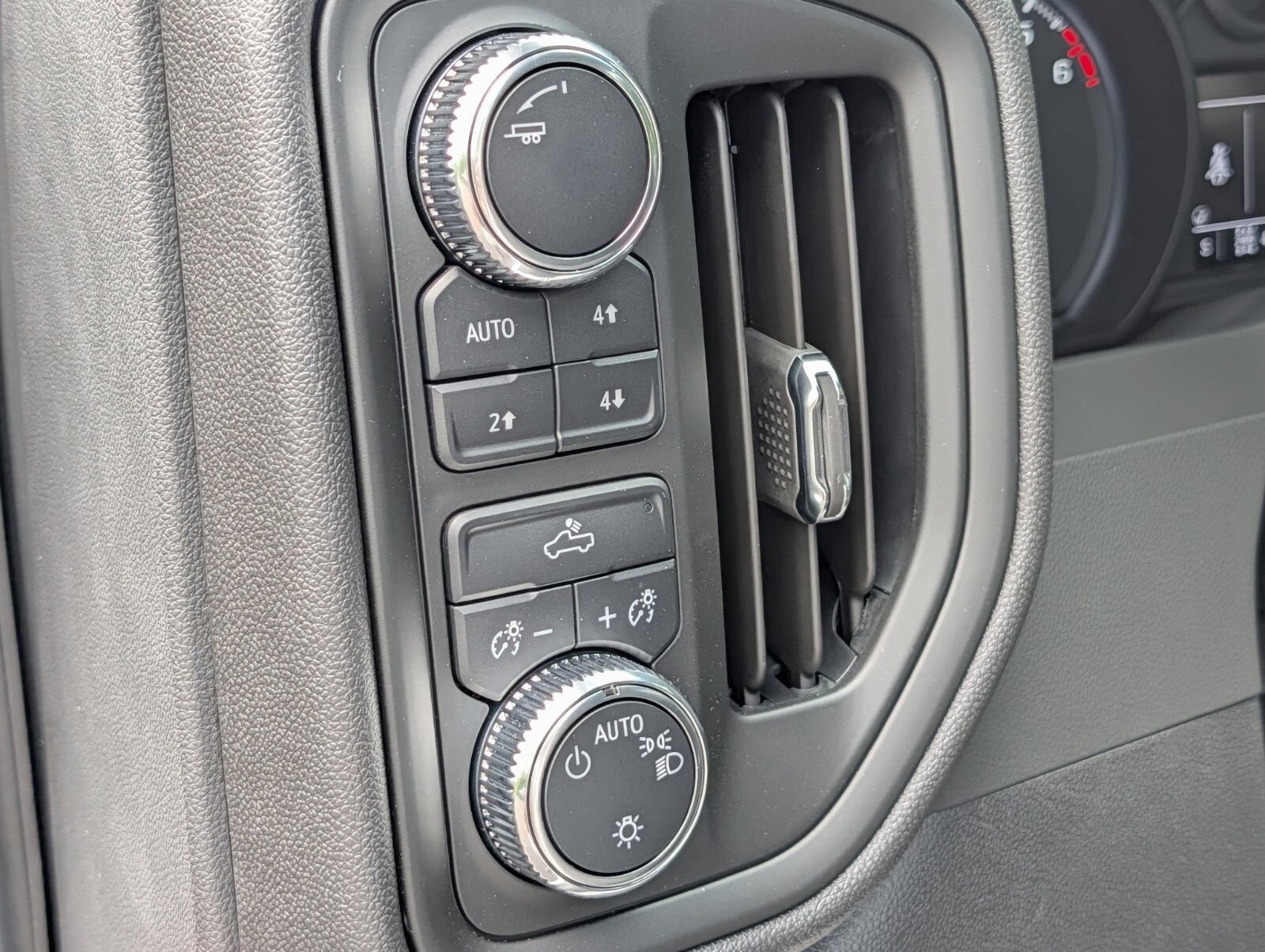 Used 2025 GMC Sierra 1500 Pro w/ Pro Value Package AWD/4WD image 20