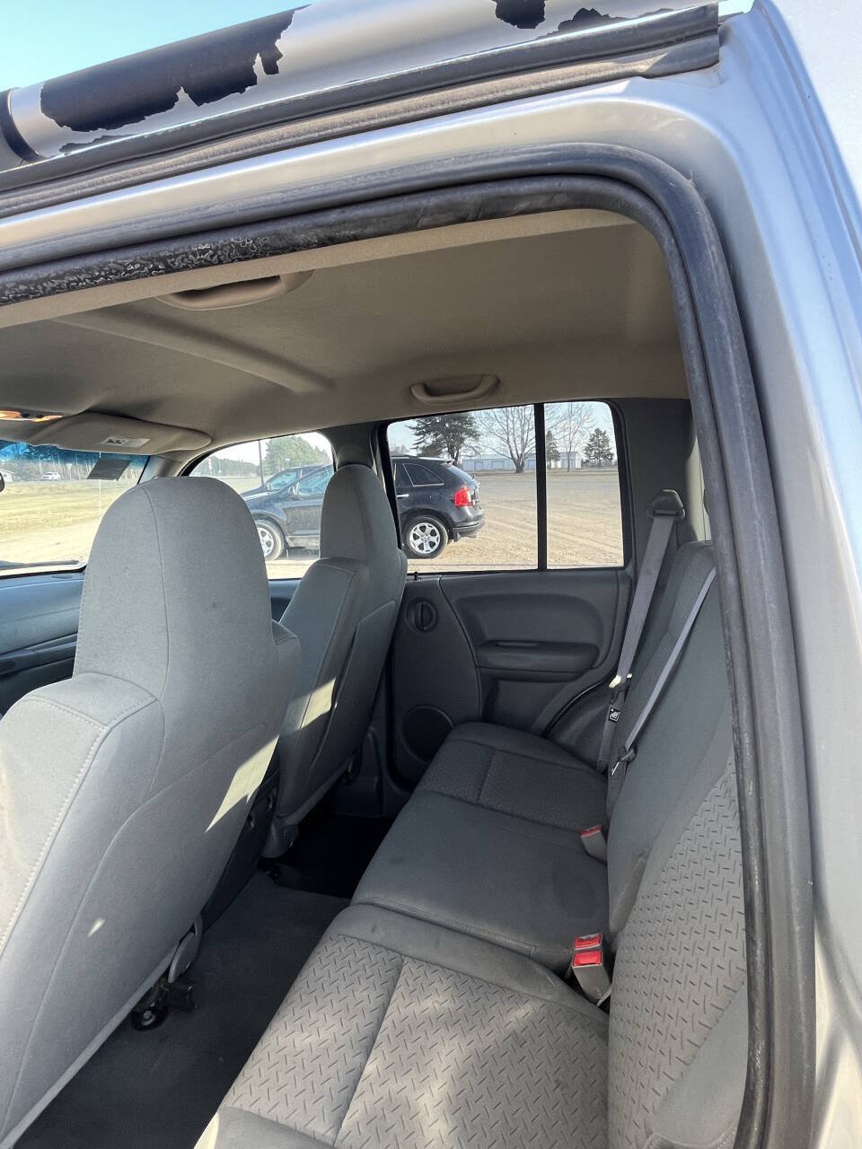 Used 2006 Jeep Liberty Renegade AWD/4WD image 6