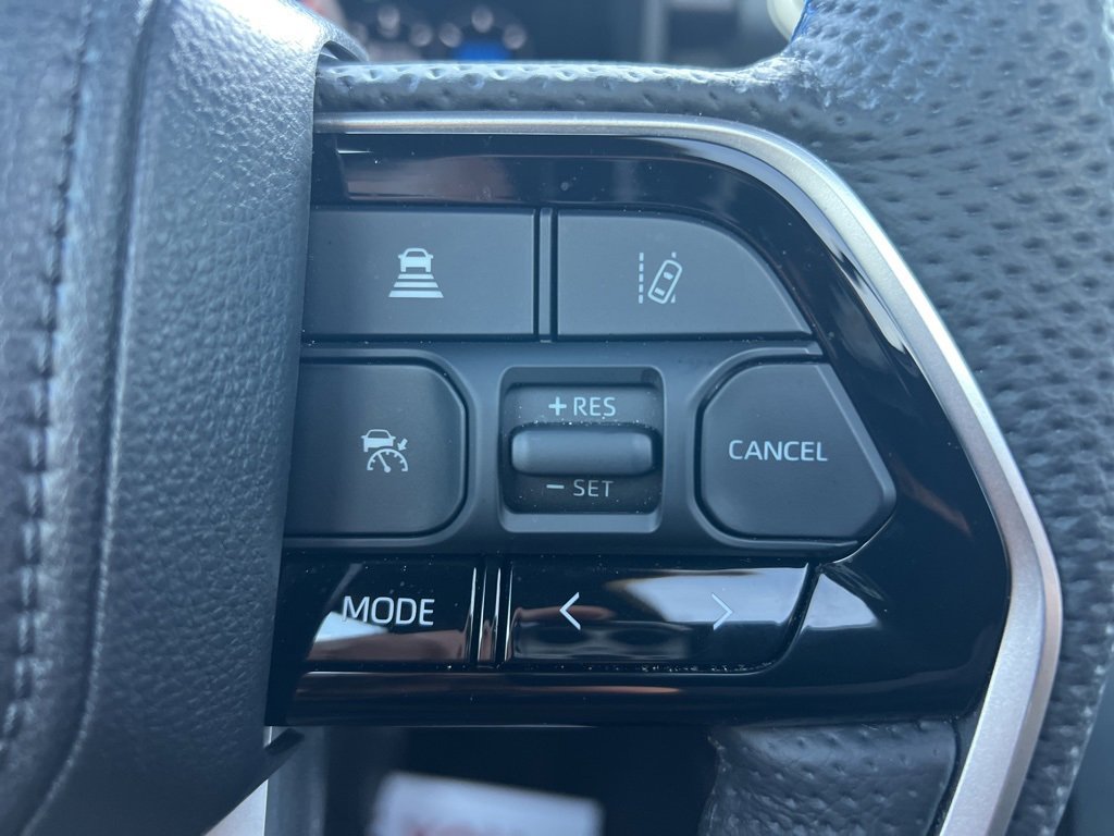 Certified 2025 Toyota Sequoia Platinum image 34