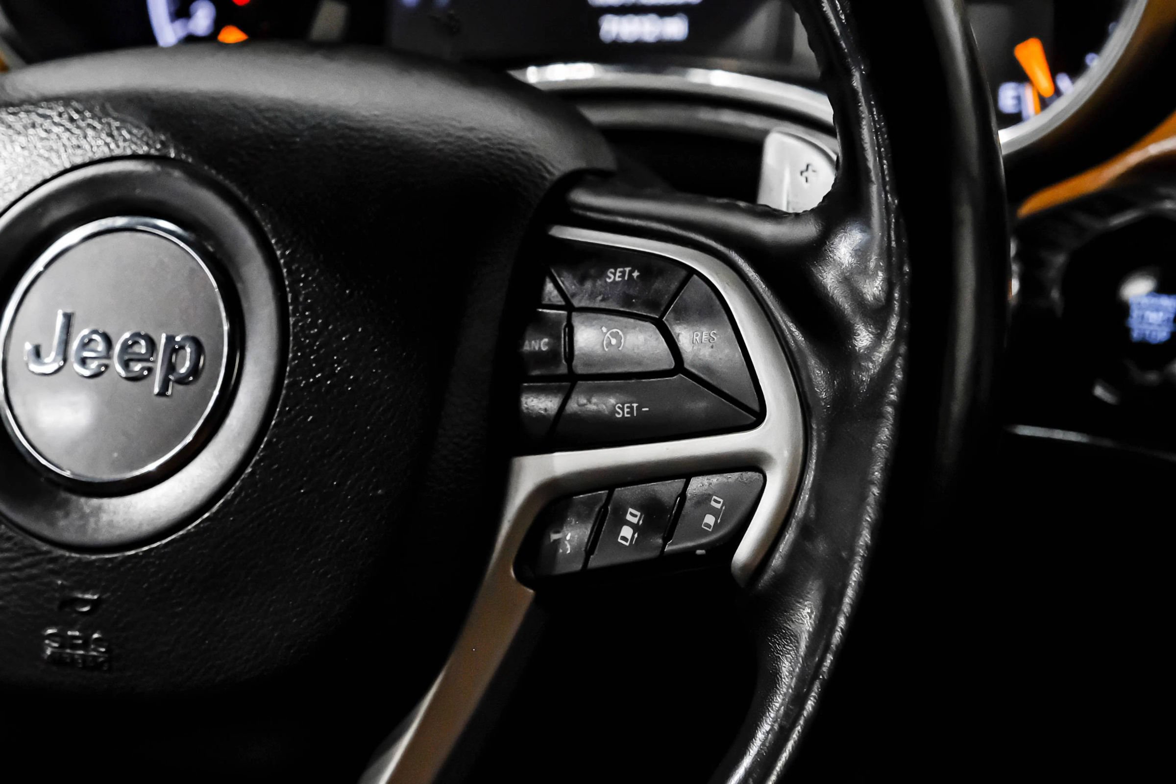 Used 2019 Jeep Grand Cherokee Summit w/ Platinum Series Group AWD/4WD image 27