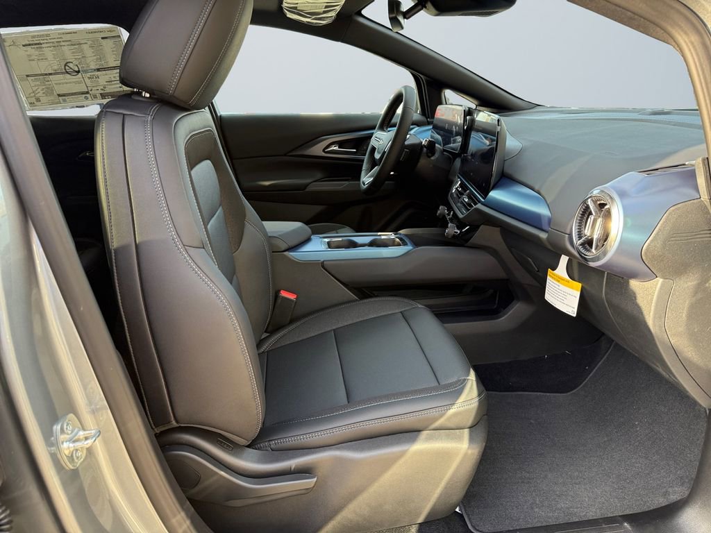 New 2026 Chevrolet Equinox EV LT image 15