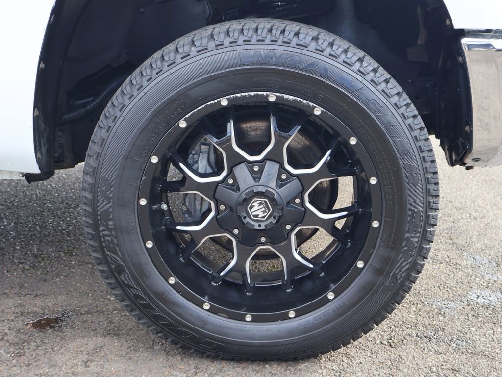 Used 2015 Toyota Tundra Limited w/ Limited Premium Package image 40