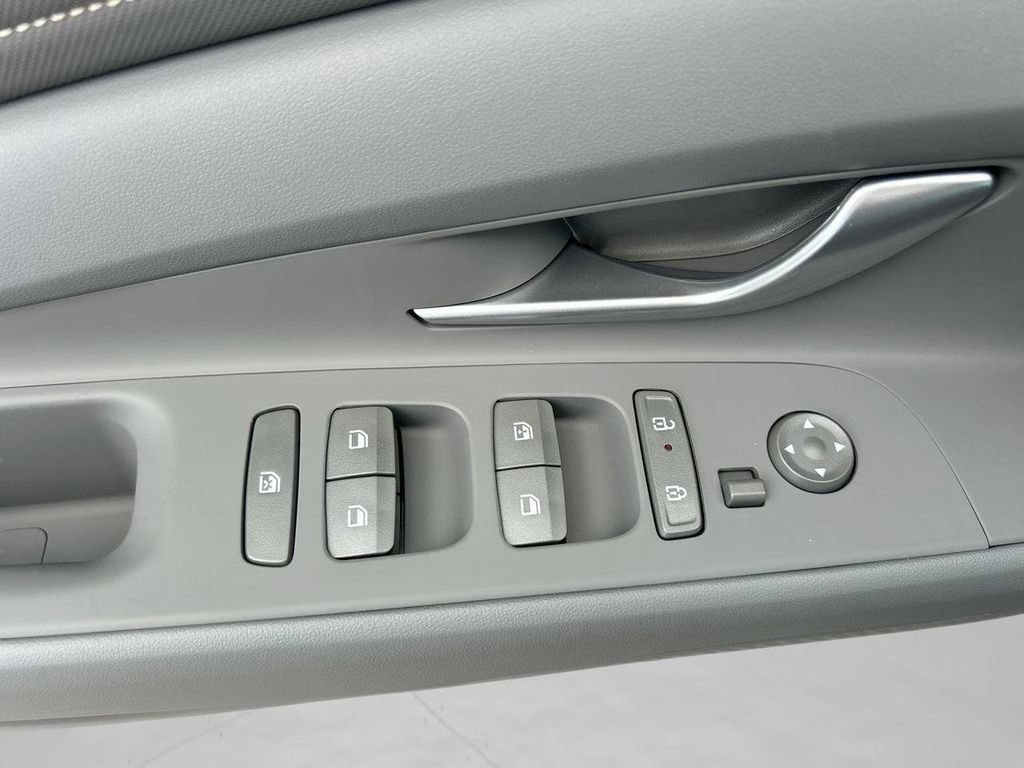 New 2026 Hyundai Elantra Sport FWD image 20