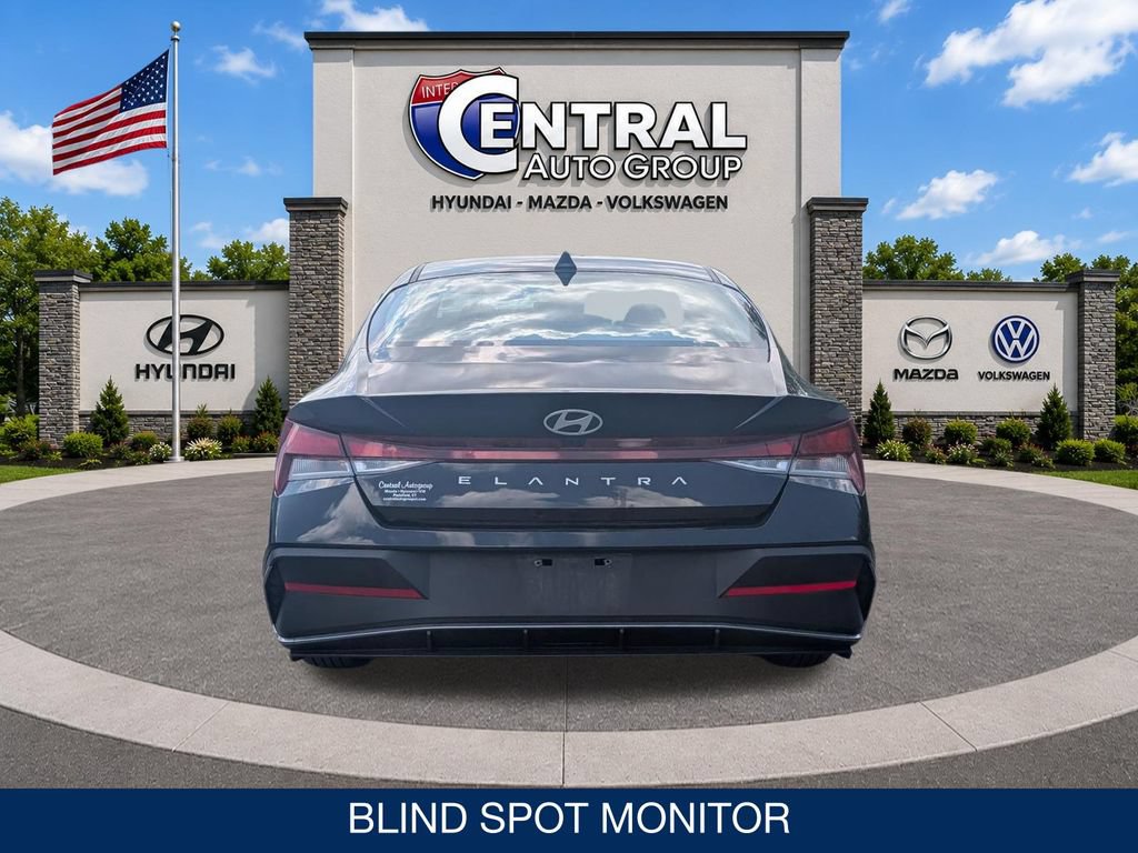 Certified 2024 Hyundai Elantra SEL FWD image 7