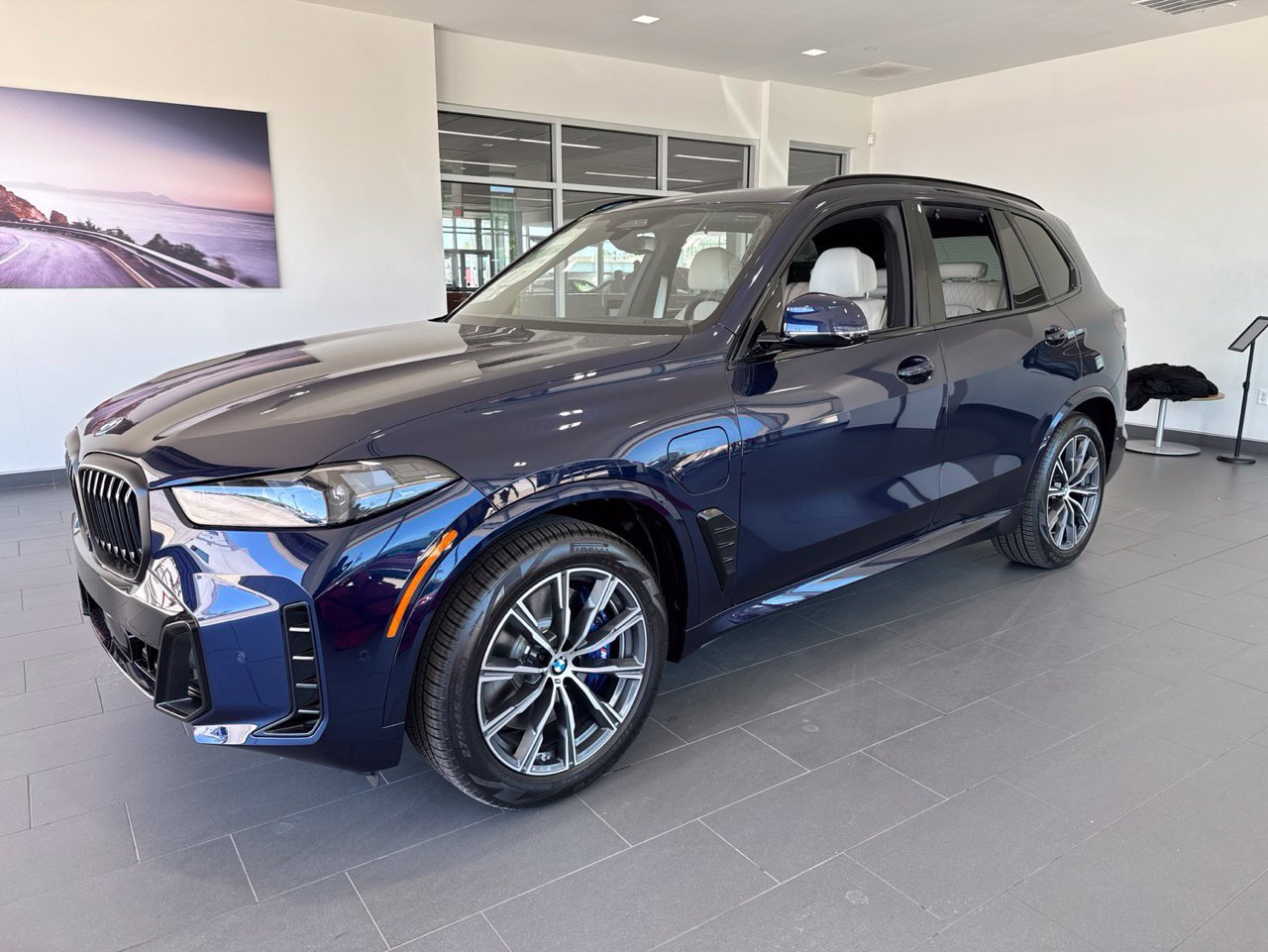 New 2026 BMW X5 xDrive50e w/ Executive Package AWD/4WD image 4