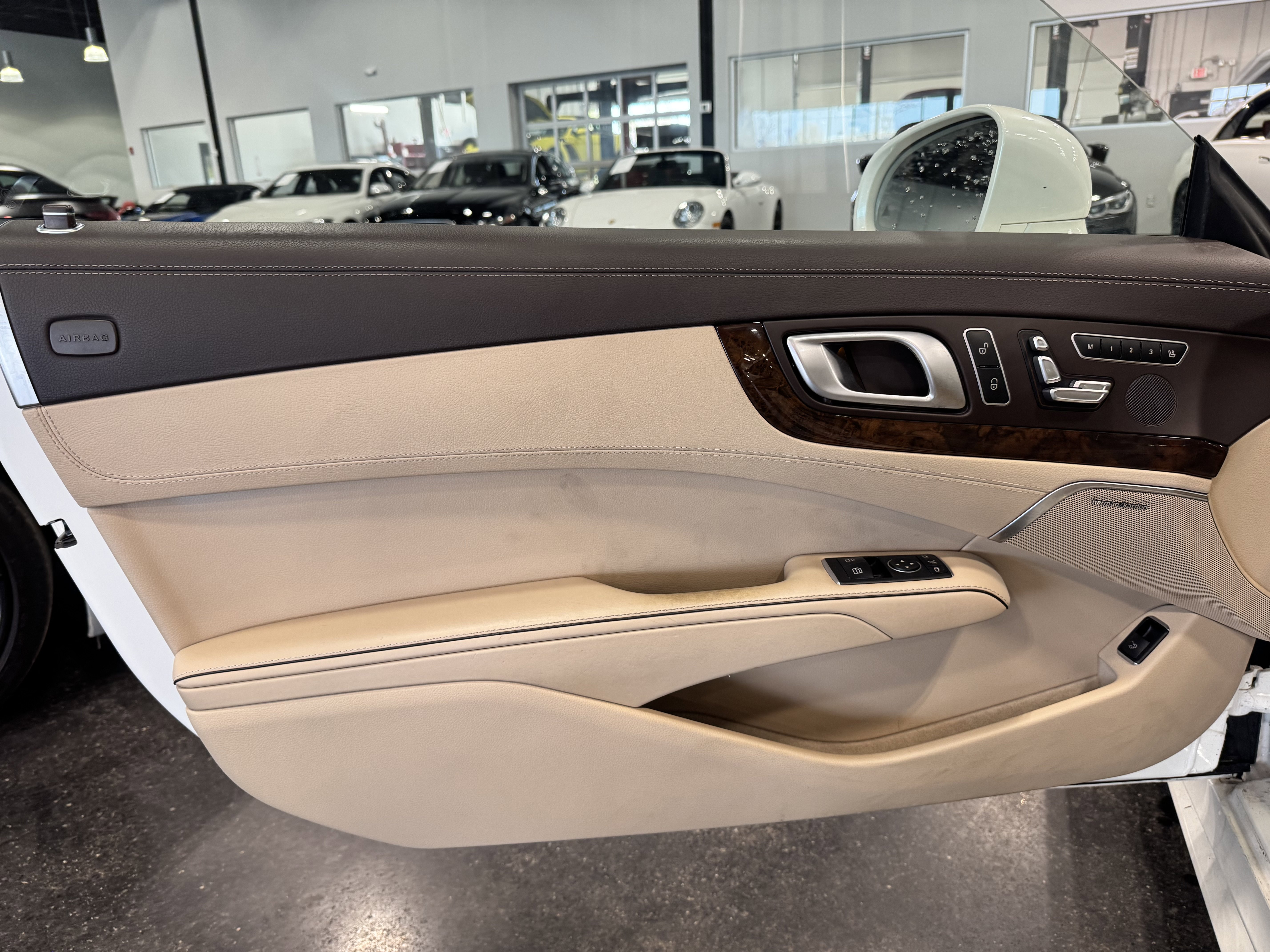 Used 2020 Mercedes-Benz SL 550 w/ Driver Assistance Package image 14