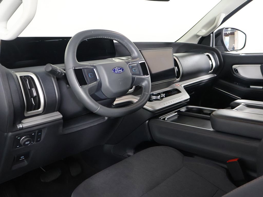 Used 2025 Ford Expedition Max Active AWD/4WD image 27