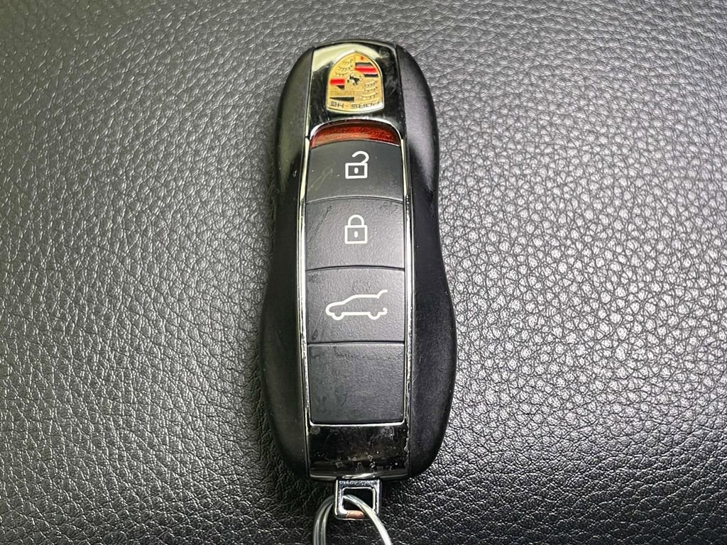 Certified 2022 Porsche Macan image 45