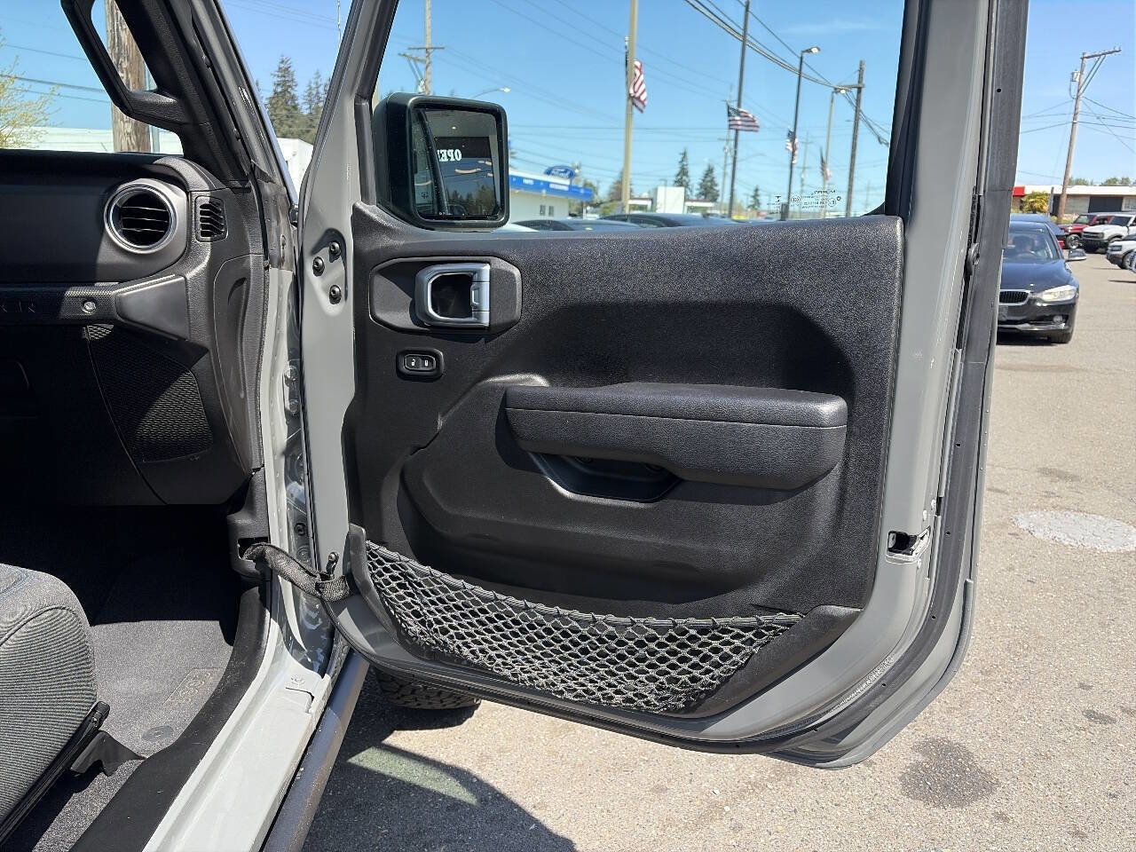 Used 2023 Jeep Wrangler Unlimited Rubicon 4xe AWD/4WD image 25
