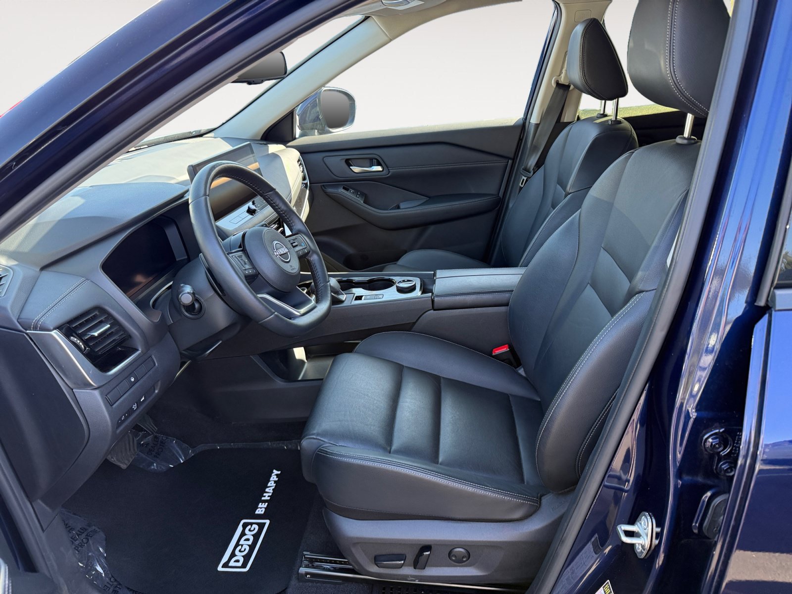 Used 2024 Nissan Rogue SL AWD/4WD image 10