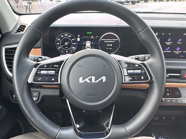 Used 2024 Kia Seltos SX w/ SX Sunroof Package image 17