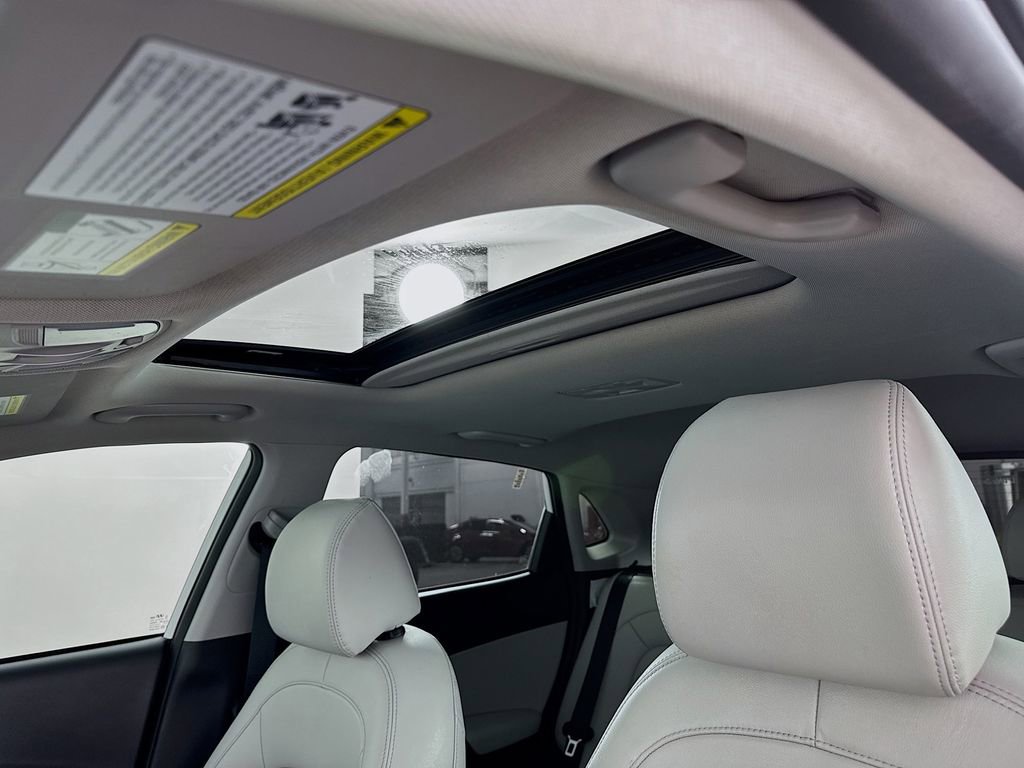 Used 2022 Hyundai Kona Limited image 20