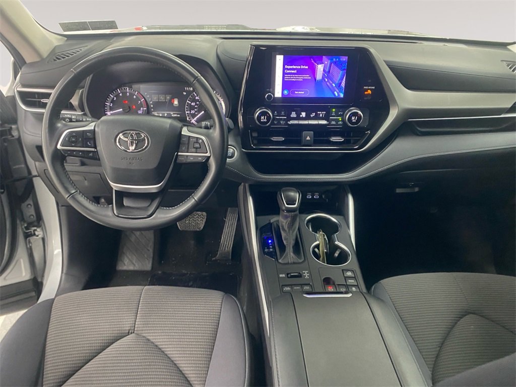 Used 2024 Toyota Highlander LE image 10