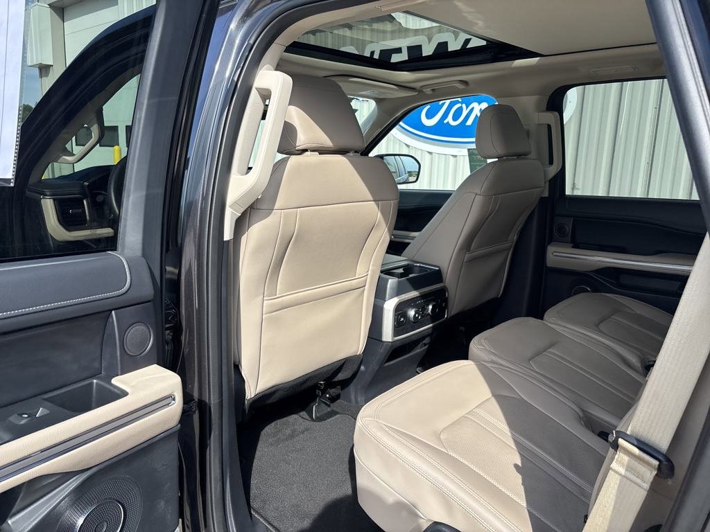 Used 2024 Ford Expedition Limited image 23