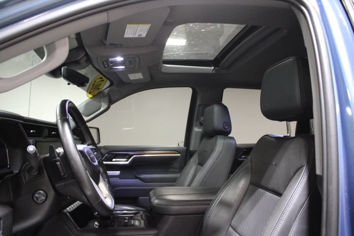 Used 2025 GMC Sierra 1500 Denali w/ Denali Reserve Package AWD/4WD image 3