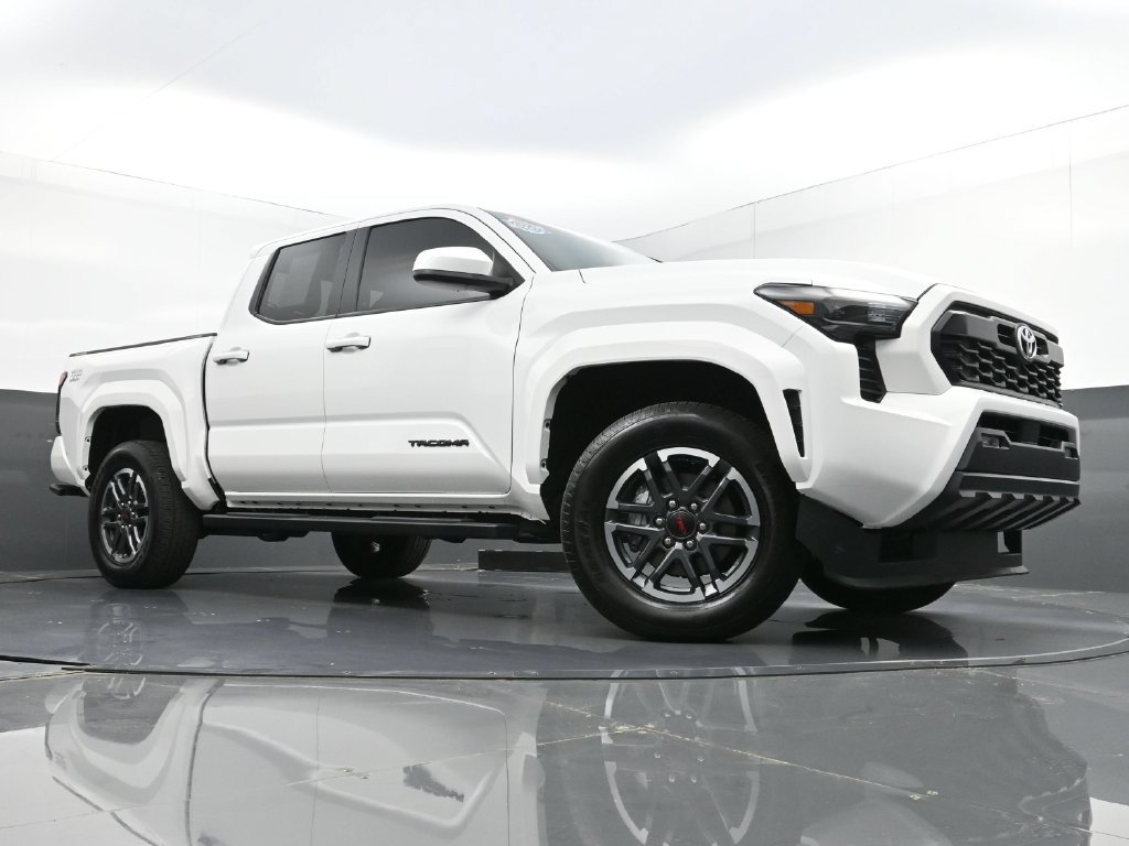 Used 2024 Toyota Tacoma TRD Sport AWD/4WD image 23