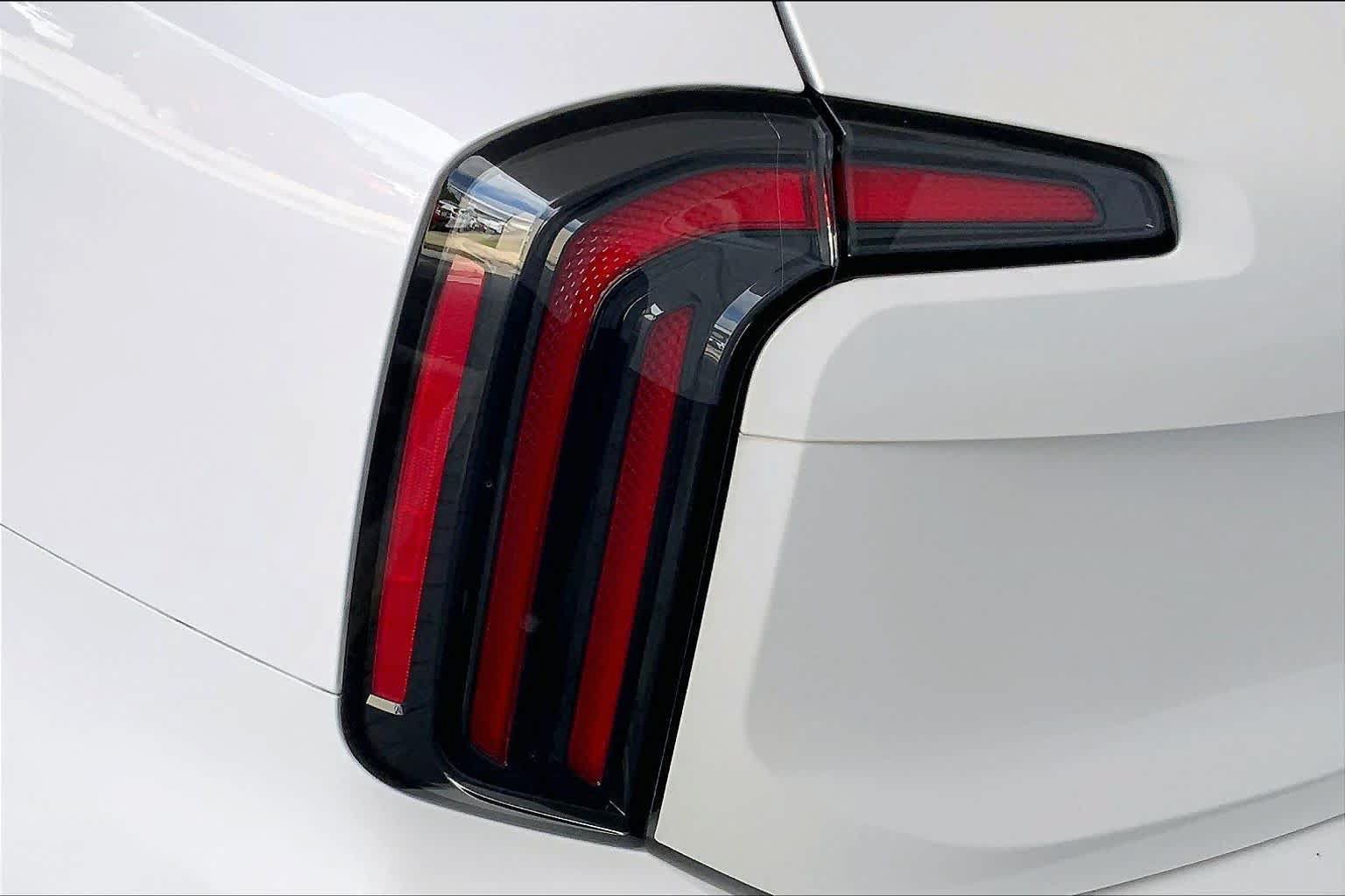 Used 2023 Kia Telluride EX w/ EX Captain's Chair Package FWD image 28