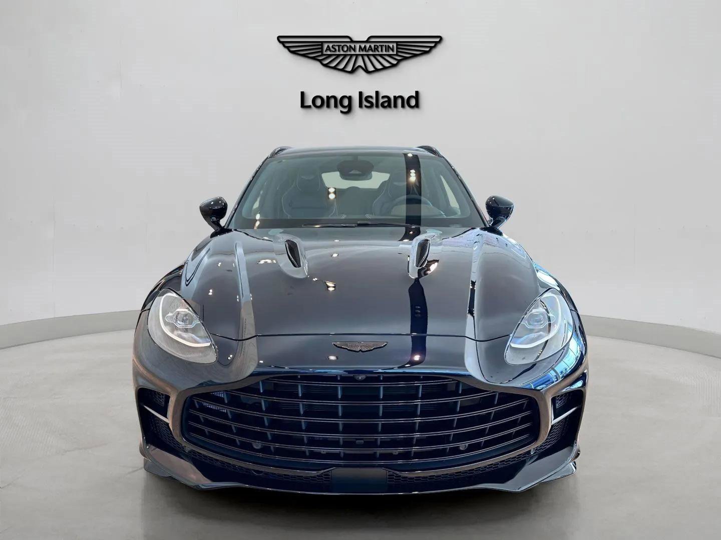 New 2025 Aston Martin DBX 707 image 2