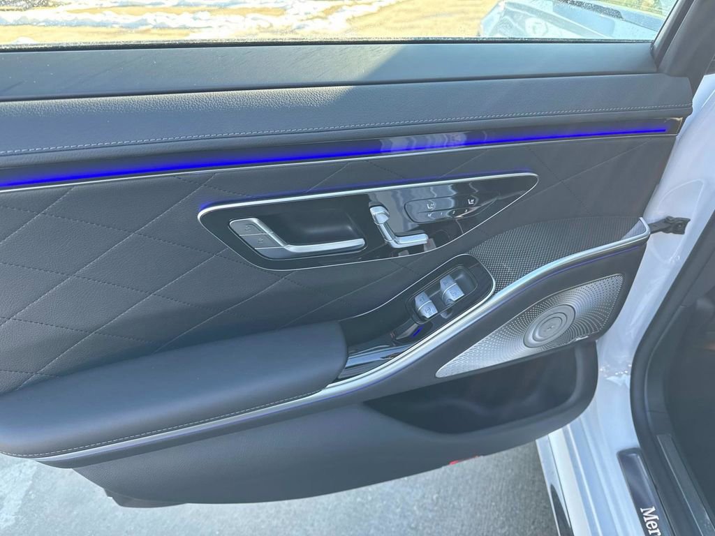 New 2025 Mercedes-Benz S 580 4MATIC Sedan image 11