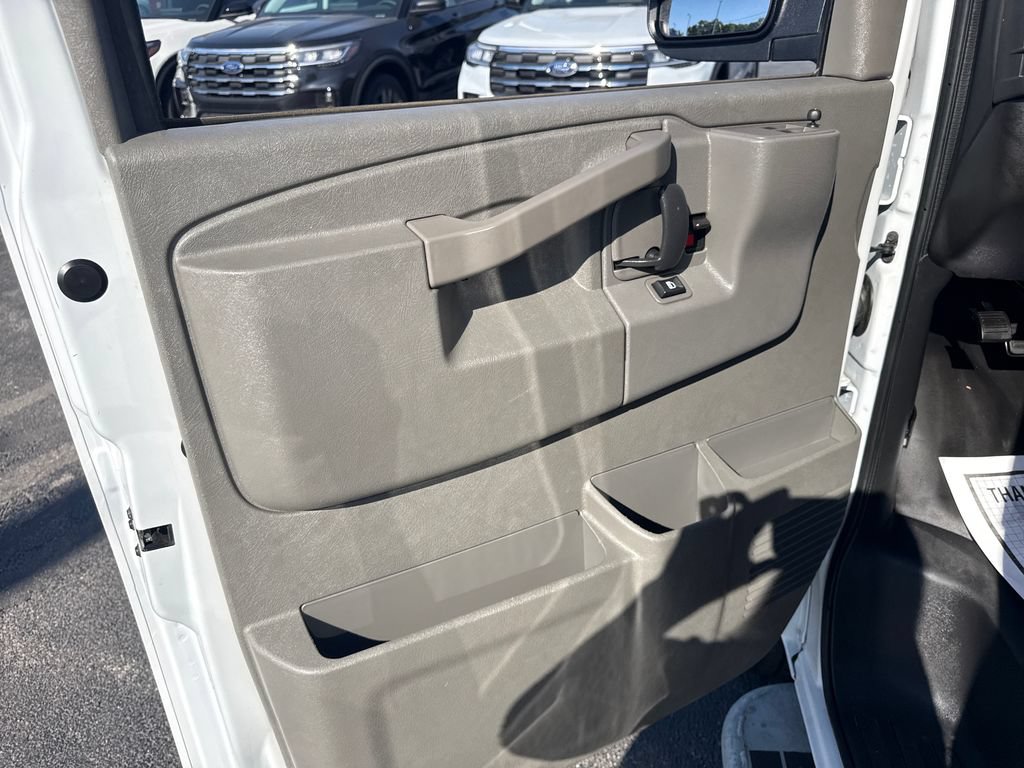 Used 2025 GMC Savana 2500 w/ Driver Convenience Package RWD image 29