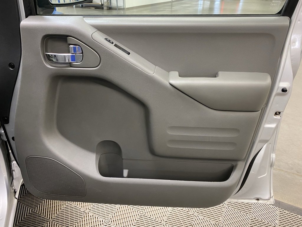 Used 2020 Nissan Frontier SV image 19