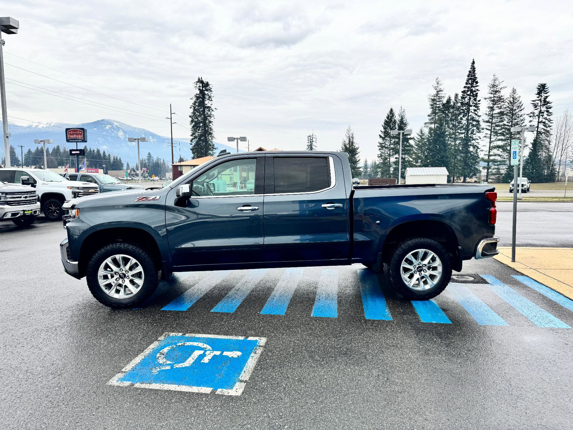 Used 2019 Chevrolet Silverado 1500 LTZ w/ LTZ Plus Package image 4