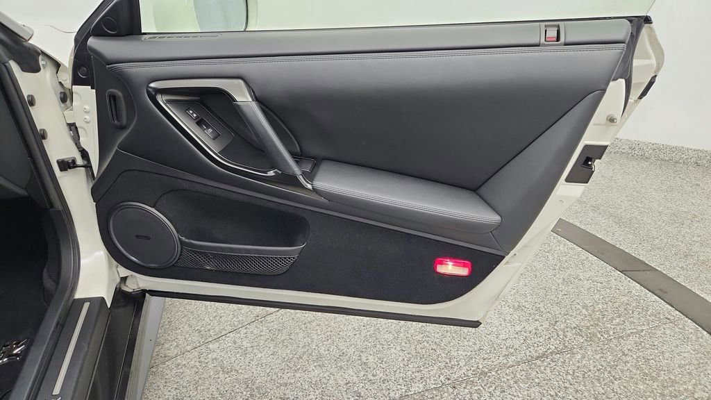 Used 2018 Nissan GT-R Premium image 25