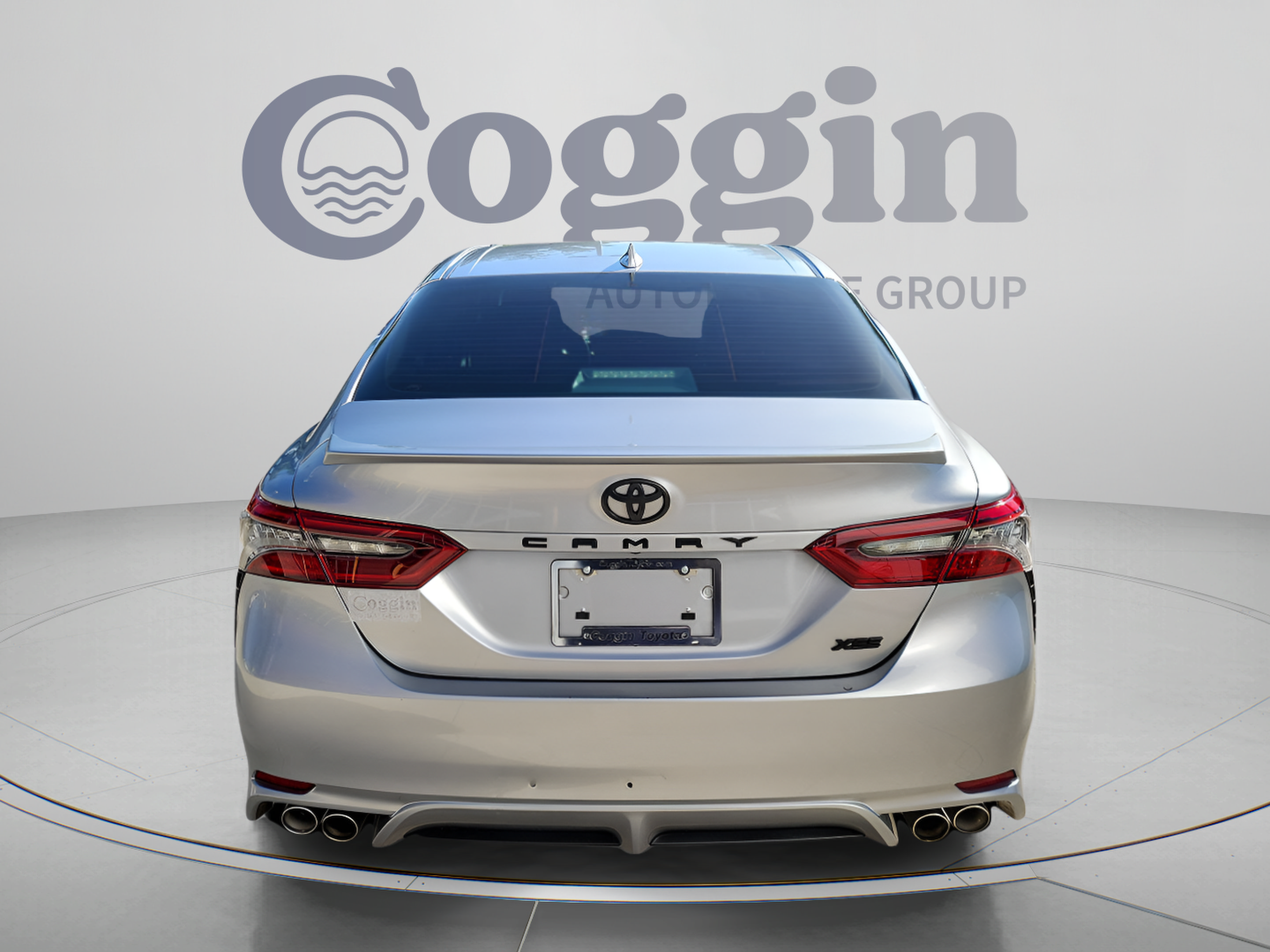 Used 2022 Toyota Camry XSE FWD image 3