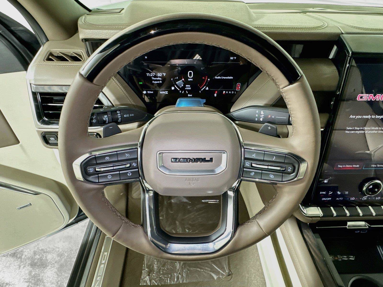 New 2026 GMC Yukon Denali w/ Denali Reserve Package AWD/4WD image 6