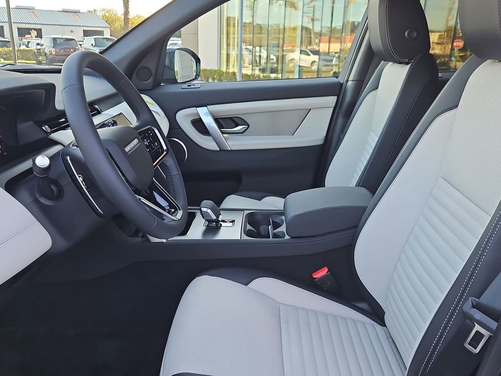 New 2026 Land Rover Discovery Sport Landmark image 26