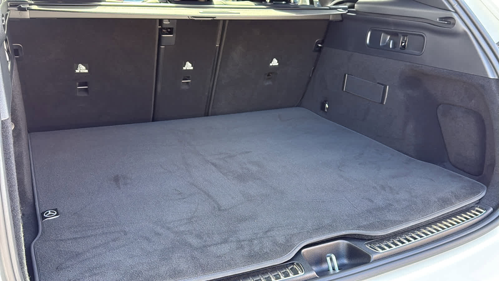 Certified 2026 Mercedes-Benz GLC 300 4MATIC image 33