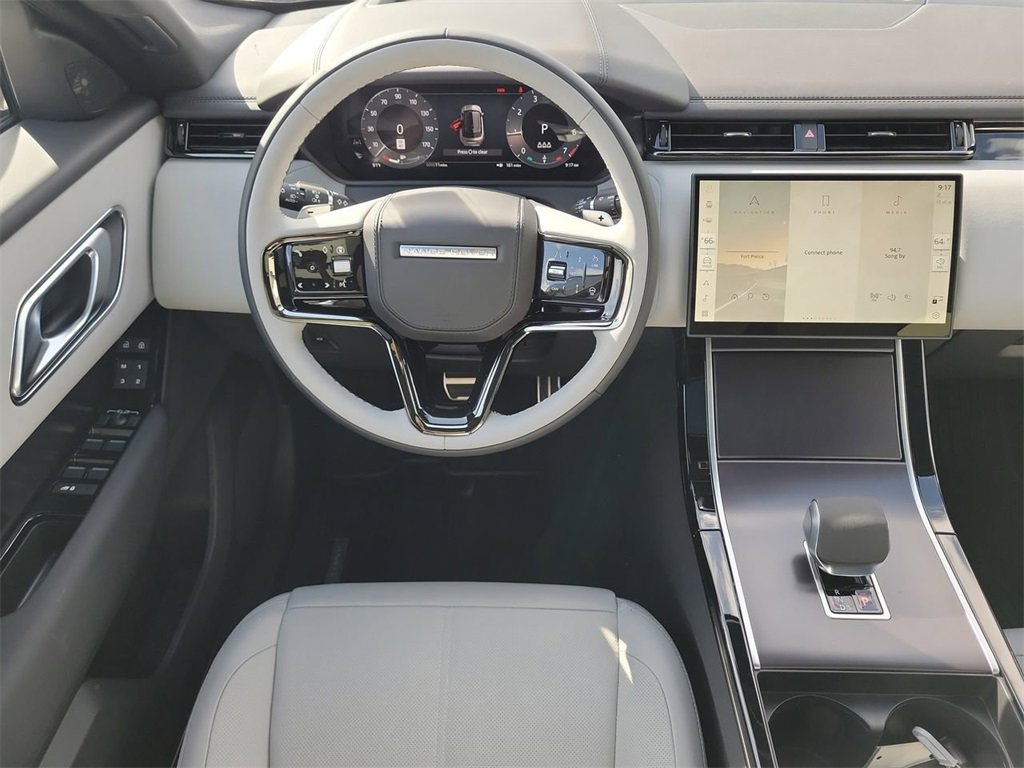 New 2026 Land Rover Range Rover Velar Dynamic SE image 19