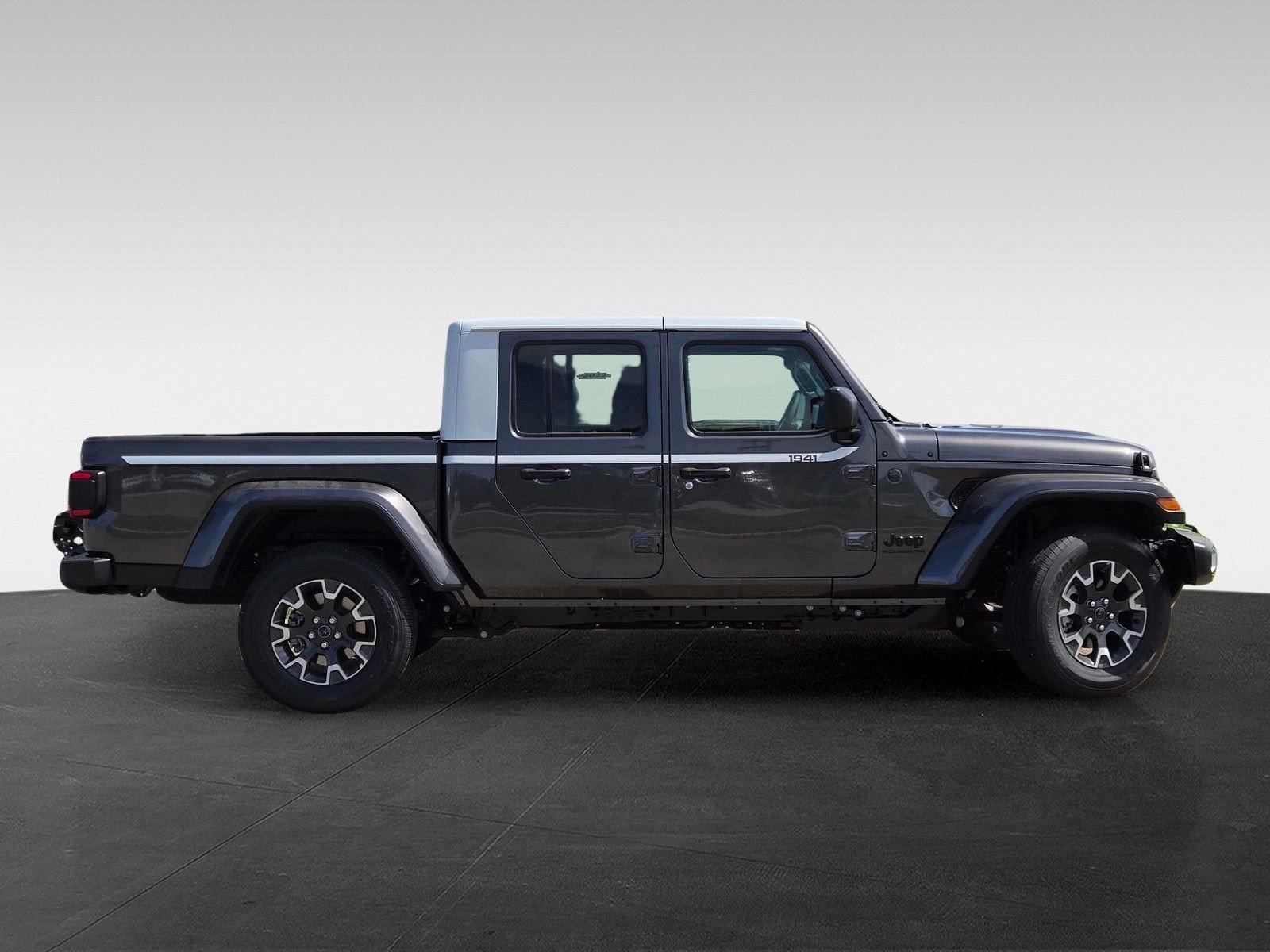 New 2026 Jeep Gladiator Mojave AWD/4WD image 4