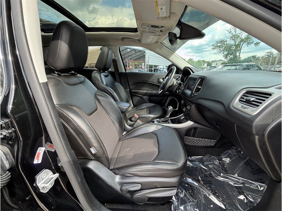 Used 2020 Jeep Compass Latitude w/ Popular Equipment Group FWD image 36