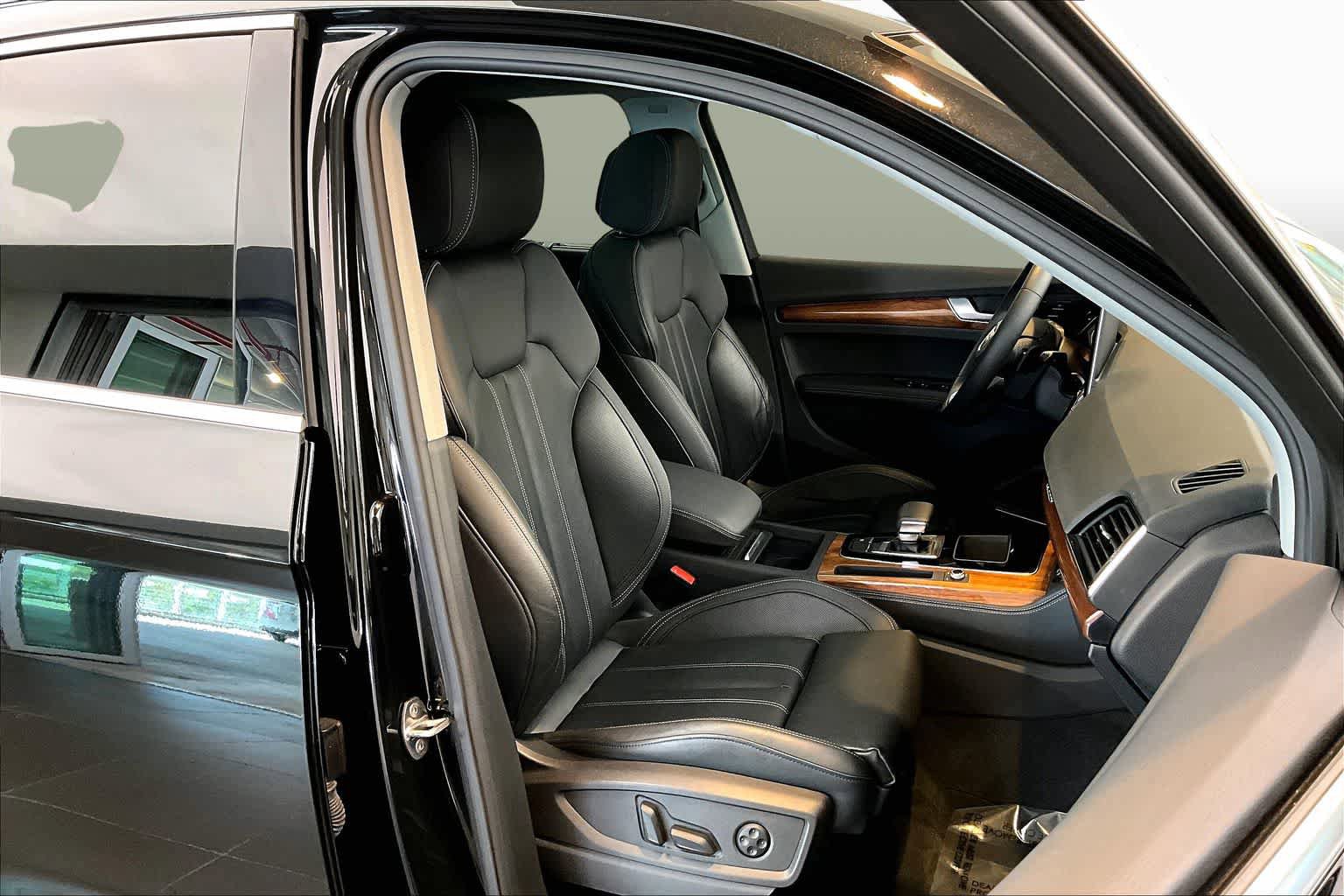 Used 2023 Audi Q5 2.0T Prestige w/ Prestige Package AWD/4WD image 9